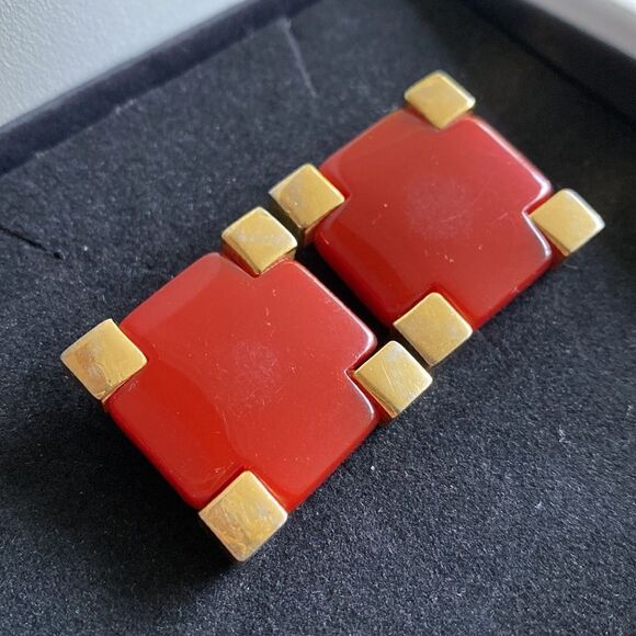 💛 Vintage Designer Givenchy Red Carnelian Gold Plated Clip On Earrings - Picture 4 of 8